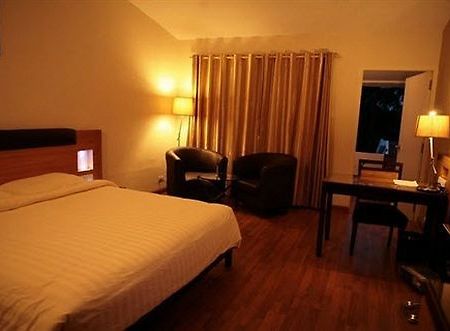 Deccan Plaza Hotel - Ooty Kültér fotó