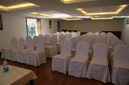 Deccan Plaza Hotel - Ooty Kültér fotó